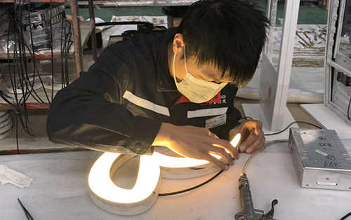 麻豆久久成人大片标识麻豆TV在线观看厂家分享LED大型外露麻豆TV在线观看的电路的调试技巧