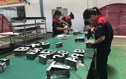 麻豆久久成人大片标识麻豆TV在线观看厂家告诉您如何安装LED麻豆TV在线观看会更安全