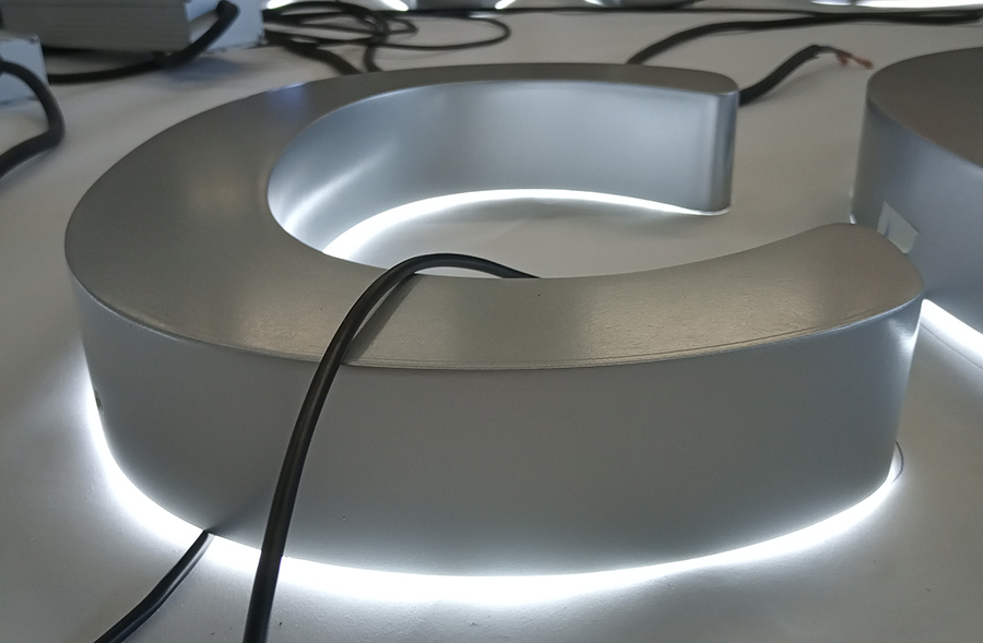 户外LED麻豆TV在线观看清洁保养方法有哪些？