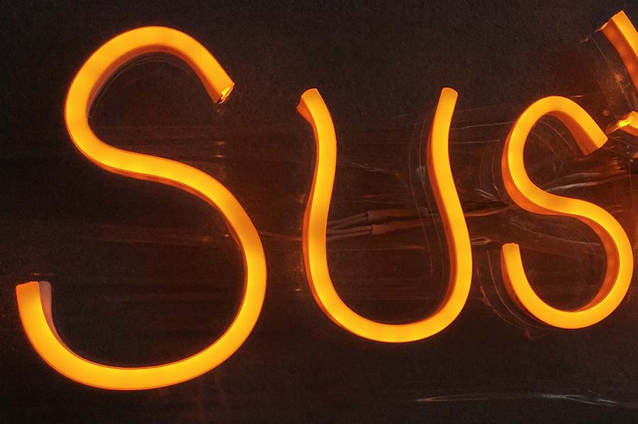 霓虹灯条字的主要特点优势有哪些？