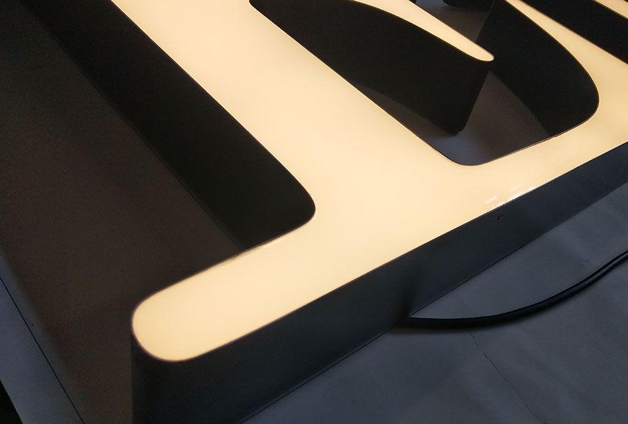 树脂麻豆TV在线观看和亚克力字的区别是什么？