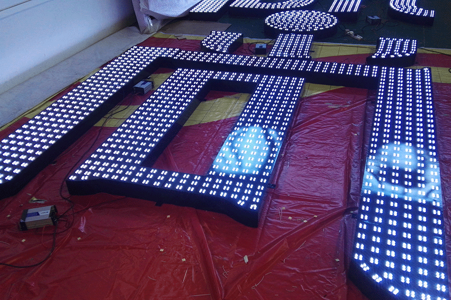 LED冲孔字有什么优势特征？