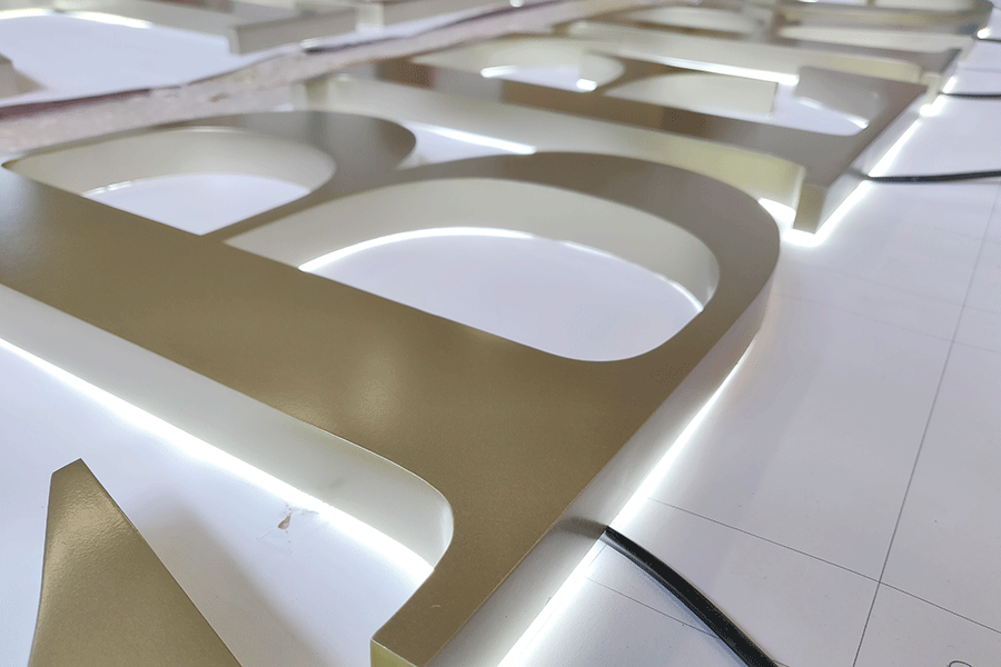 金属背光字为什么适合做企业背景墙？