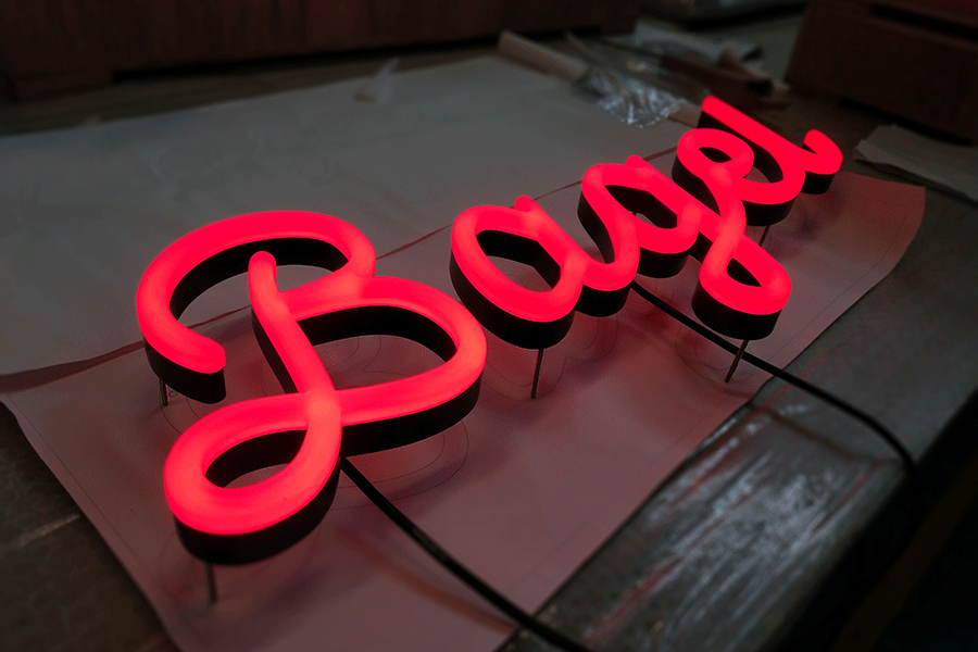 仿霓虹字发光标识麻豆视频APPIOS有哪些注意事项？