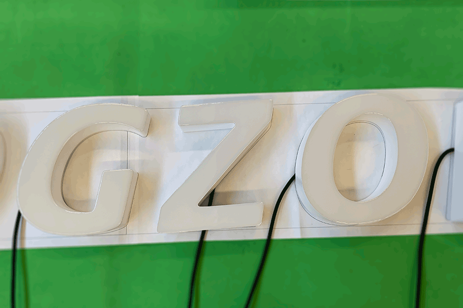 制作led树脂字标识标牌具备哪些特点？