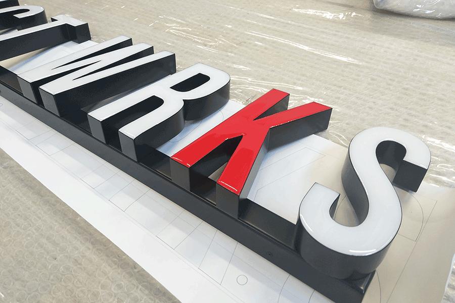 设计制作LED树脂字有什么主要优点？